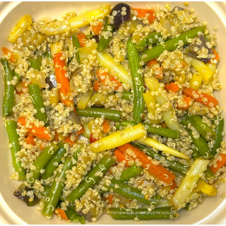 Quinoa salteada con verduras y soja