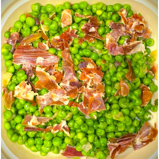 Guisantes salteados con jamón ibérico