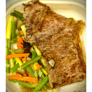 Bistec de ternera con salteado de verduras